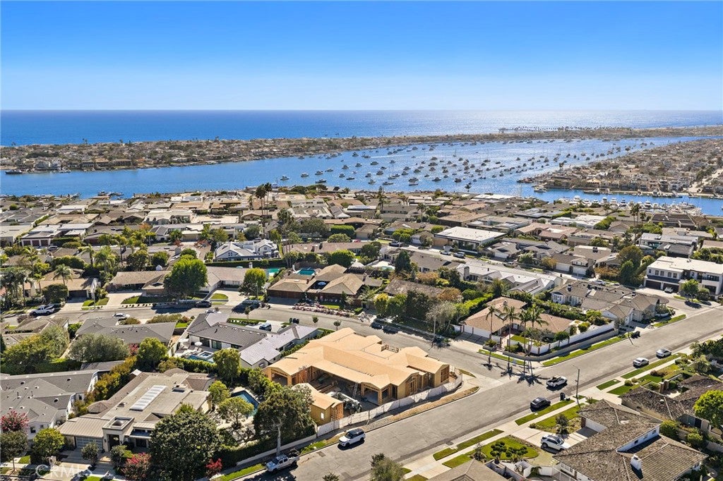 1900 Altura Drive, Corona Del Mar, CA 92625 — MLS #NP26198553 — photo 15 of 24
