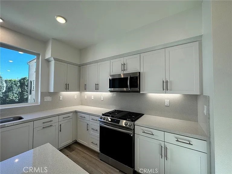 2317 W Broadway 41