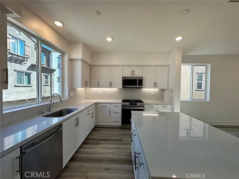 2317 W Broadway 41