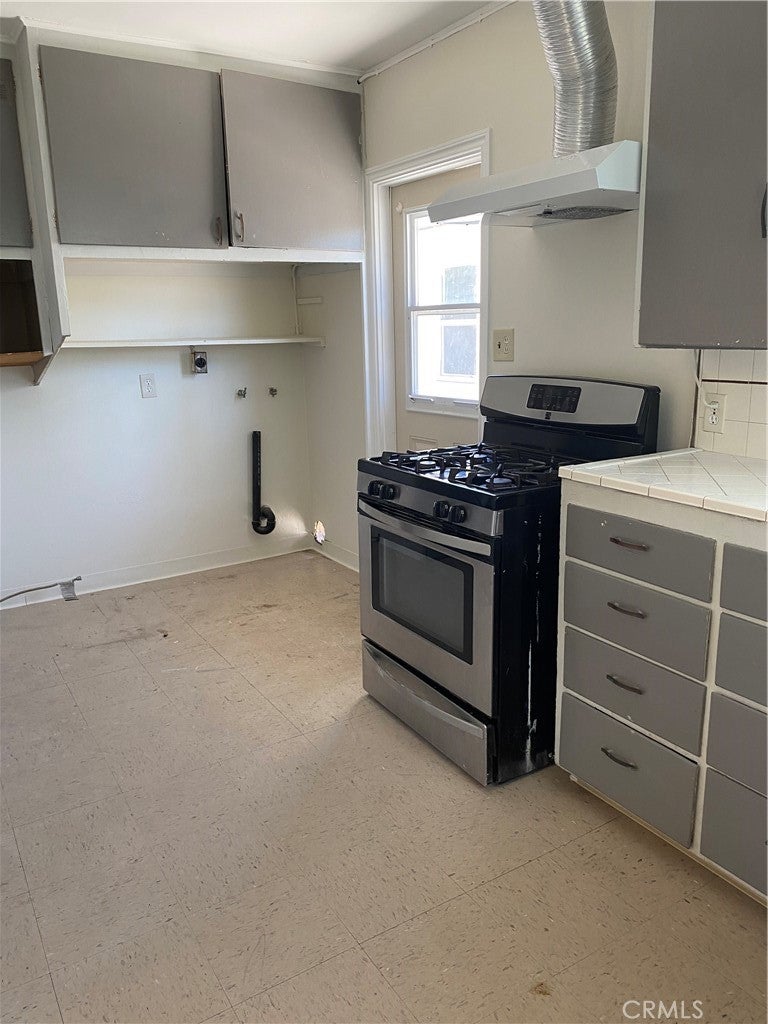 1529 N Van Ness
