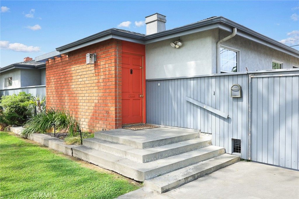 Photo of 11151 Wagner St, Culver City, CA 90230 (MLS # WS26067050)