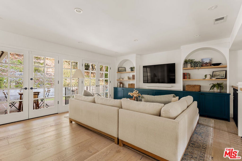 4257 Don Luis Drive