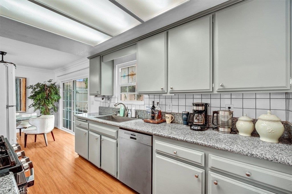 232 W 11th 3