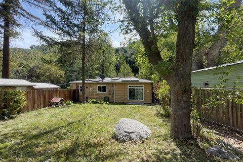Photo of 14025 Meadow Ln, Lytle Creek, CA 92358 (MLS # CV26062335)