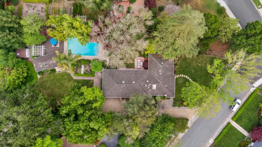 97 Snowden Avenue