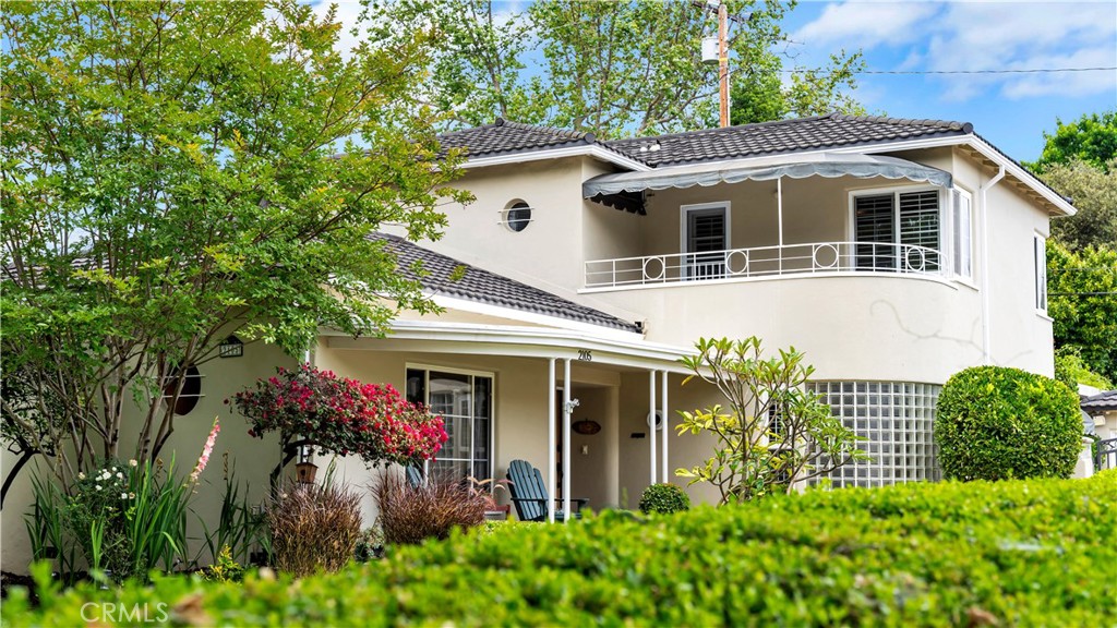 2105 N Heliotrope Drive