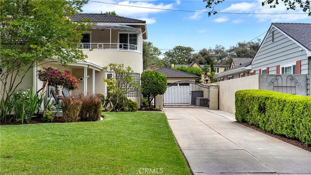 2105 N Heliotrope Drive