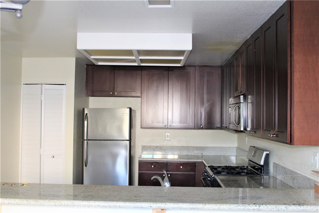 Columbia Square (CS) - Residential Lease