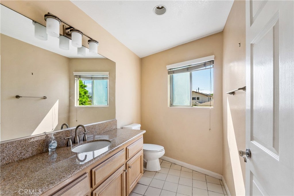 2222 S Mesa