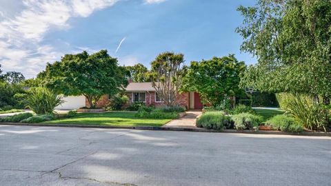 Photo of 198 Pine Lane, Los Altos, CA 94022 (MLS # ML82045021)