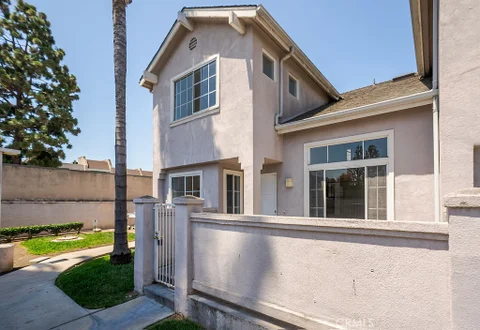 820 W Compton Blvd Unit 24, Compton, CA 90220 - MLS#: CV26130781