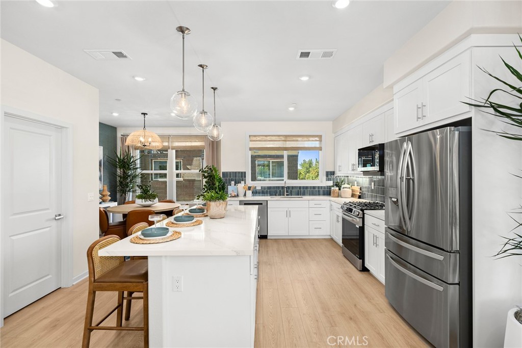 445 S Eleanor Street