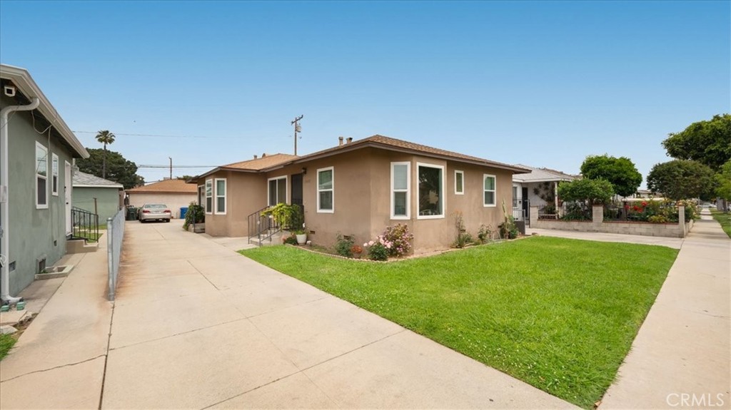 2432 & 2434 W Repetto Avenue