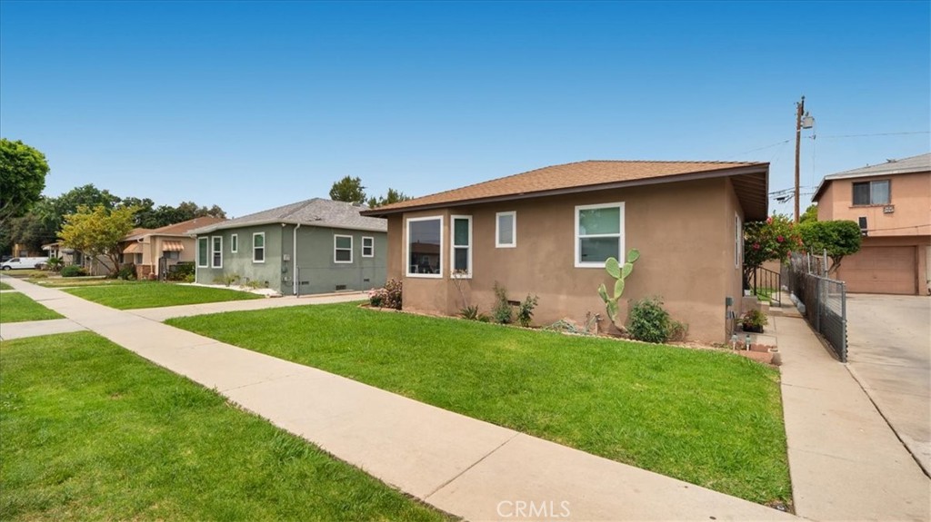 2432 & 2434 W Repetto Avenue