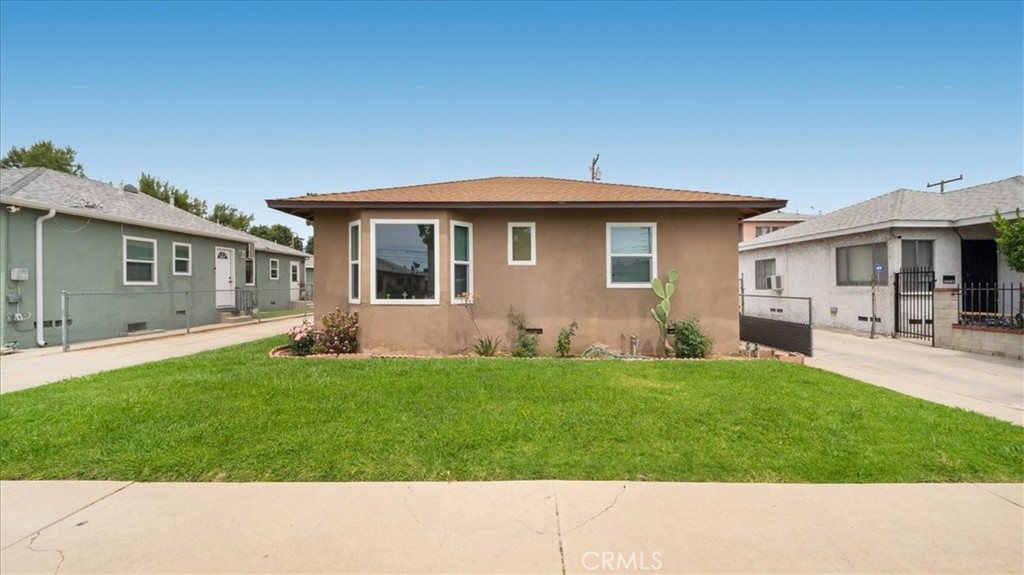 2432 & 2434 W Repetto Avenue