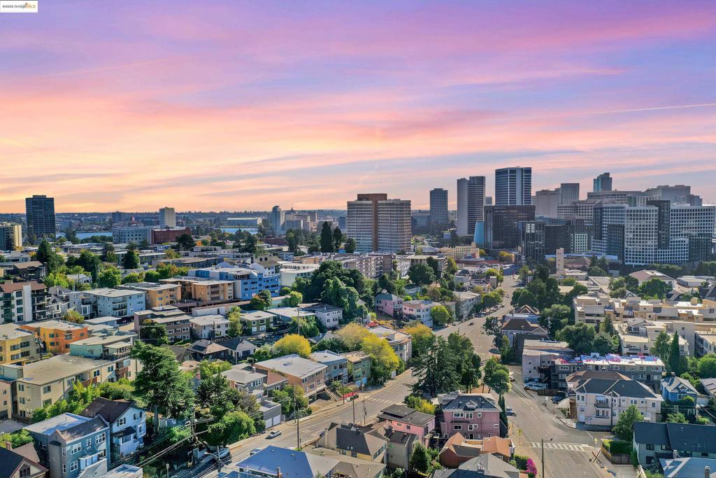 OAKLAND - Residential Income