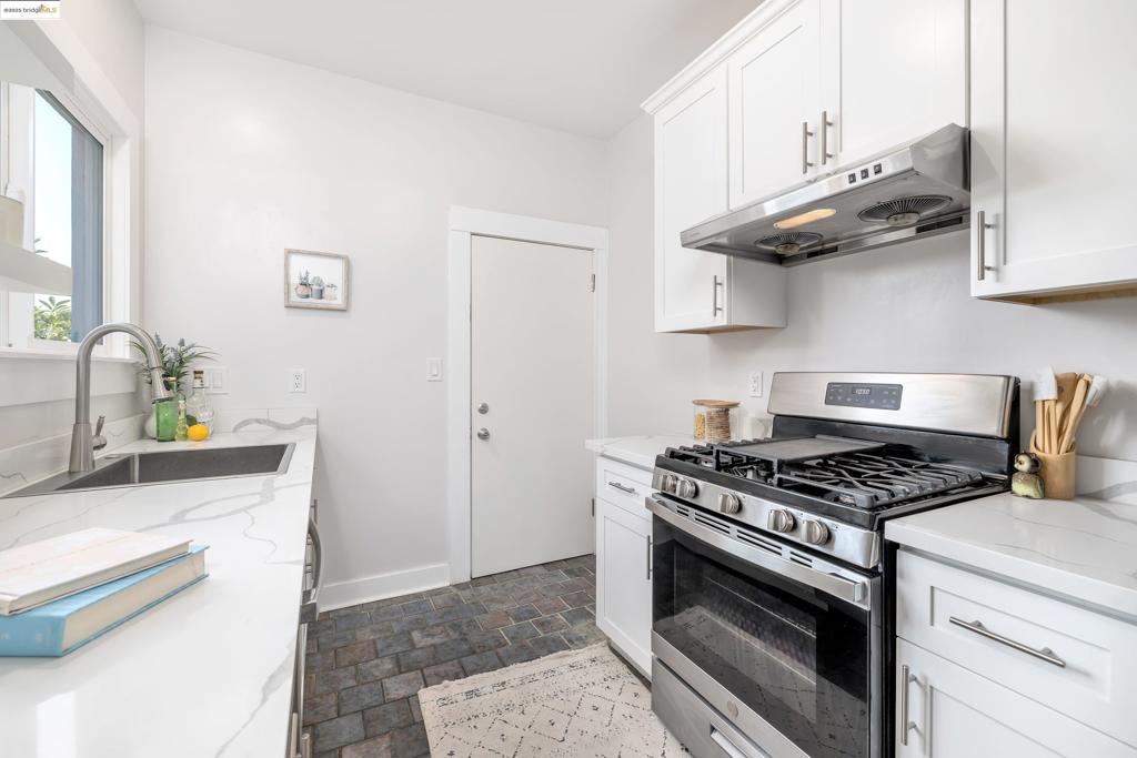 OAKLAND - Residential Income