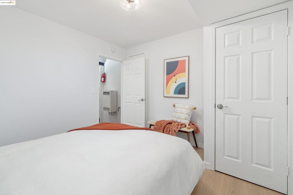 OAKLAND - Residential Income