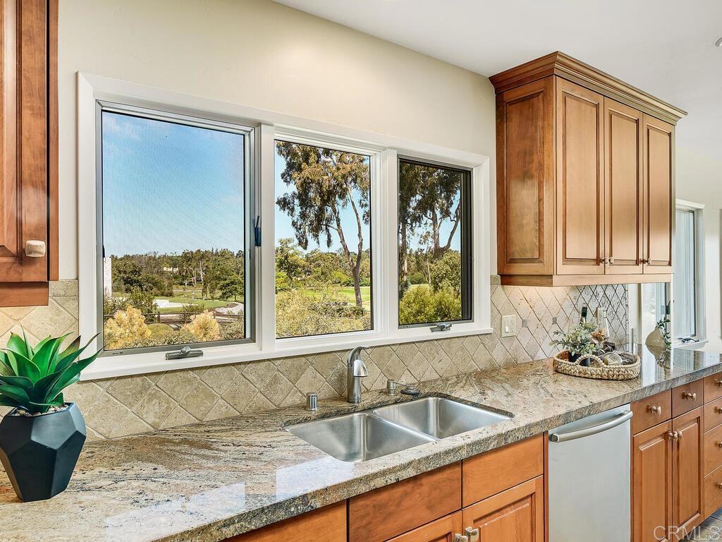 6418 Paseo Delicias