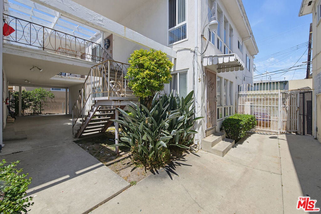 4137 Palmwood Drive 2