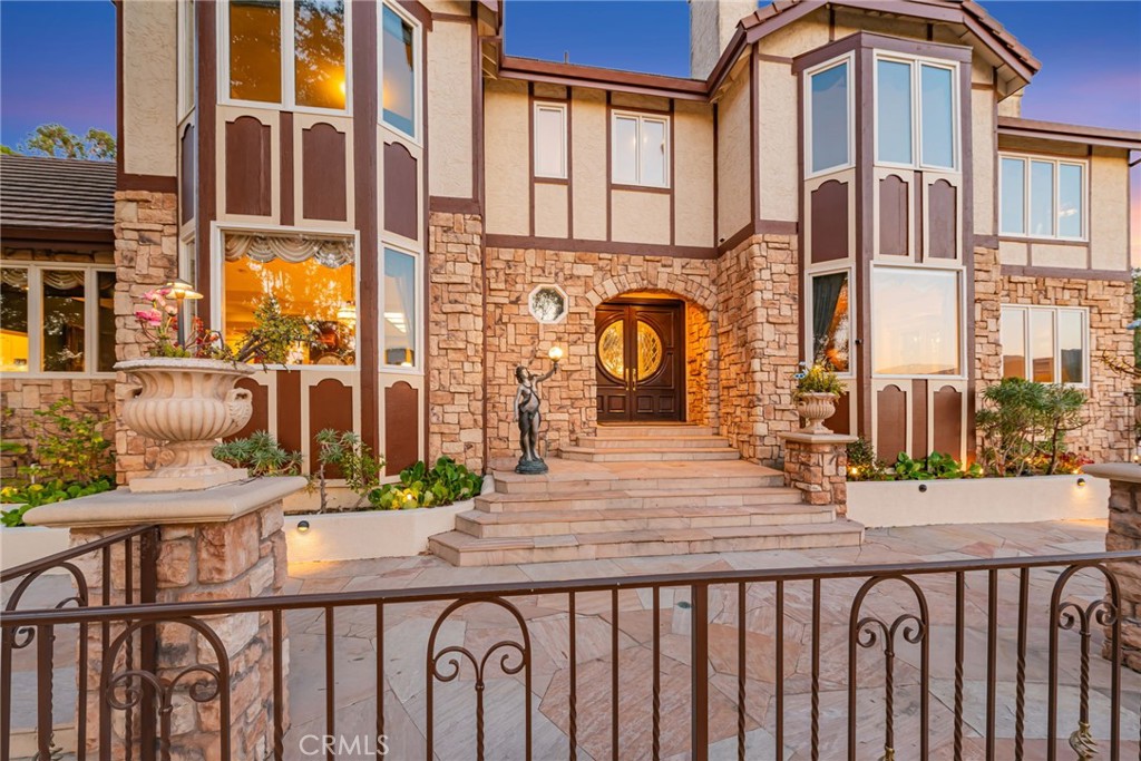 20585 Whispering Oaks Drive