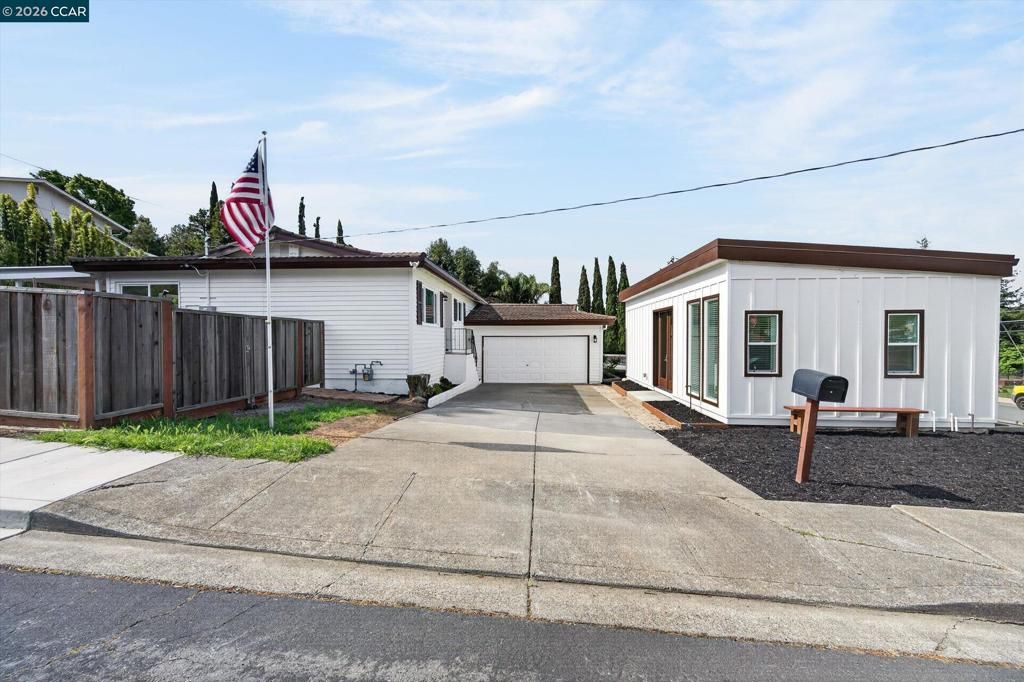 Photo of 1920 E 3rd St St, Benicia, CA 94510 (MLS # 41130779)