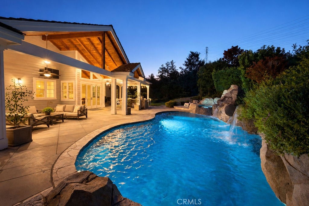 19041 Cerro Villa Drive