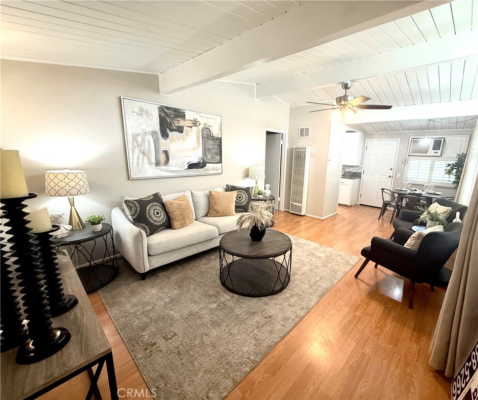 5347 N Leaf