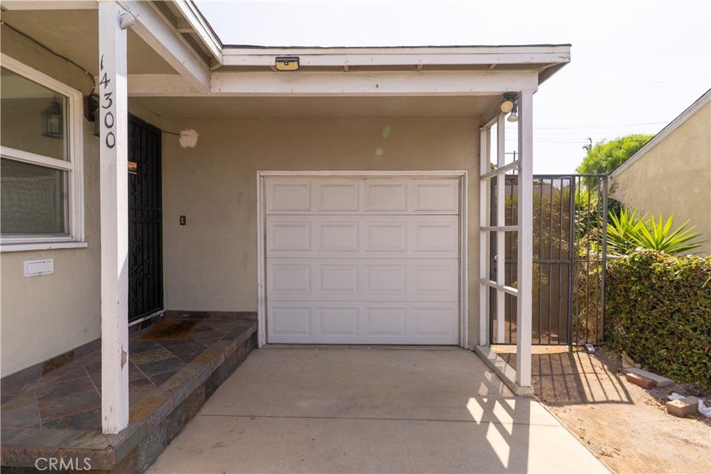 14300 S Ainsworth
