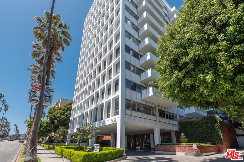 7135 Hollywood Boulevard 206