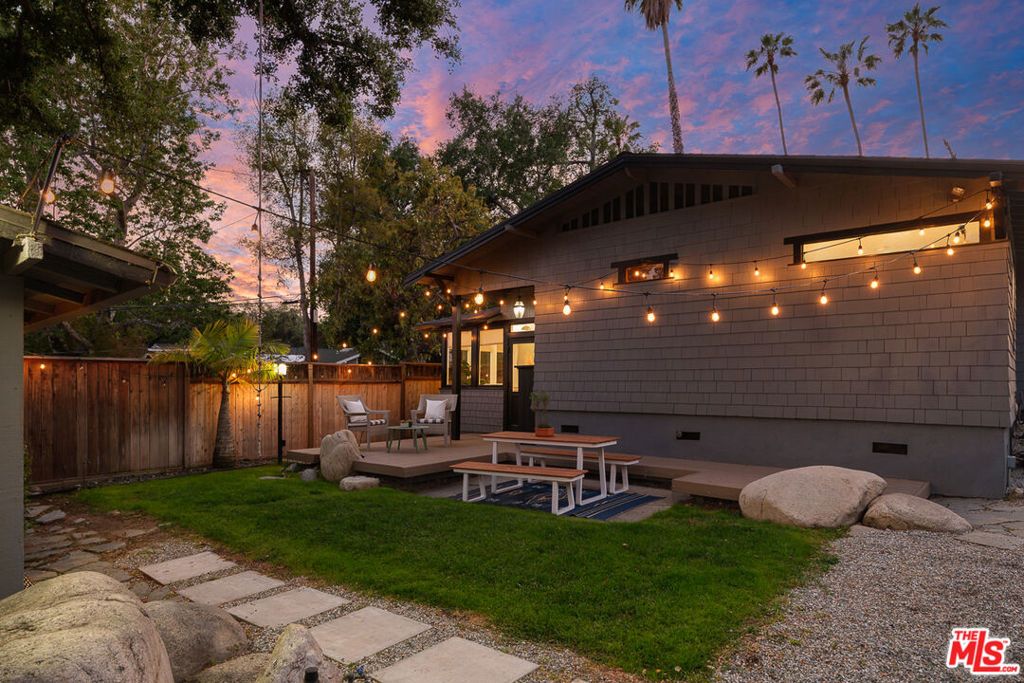 listing image 130720285710179116585