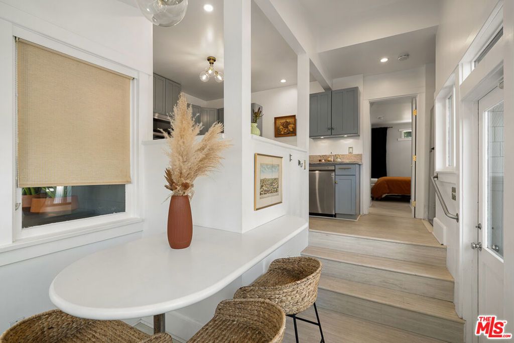 listing image 130720265115860609691