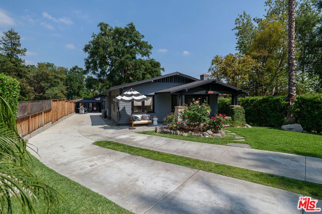 listing image 130728867643933100927