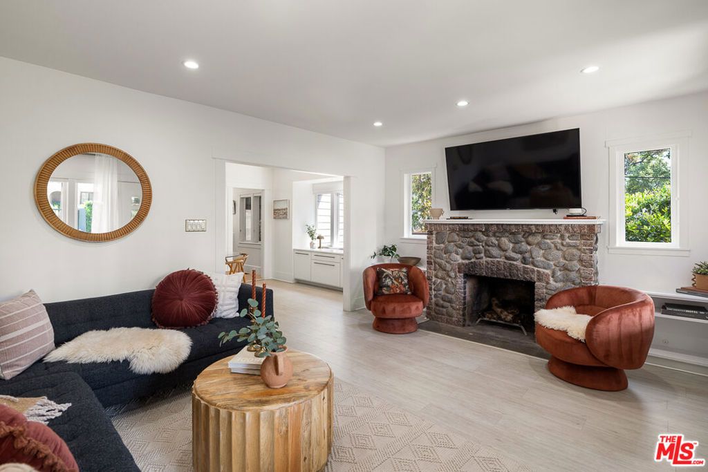 listing image 130723872363135646404