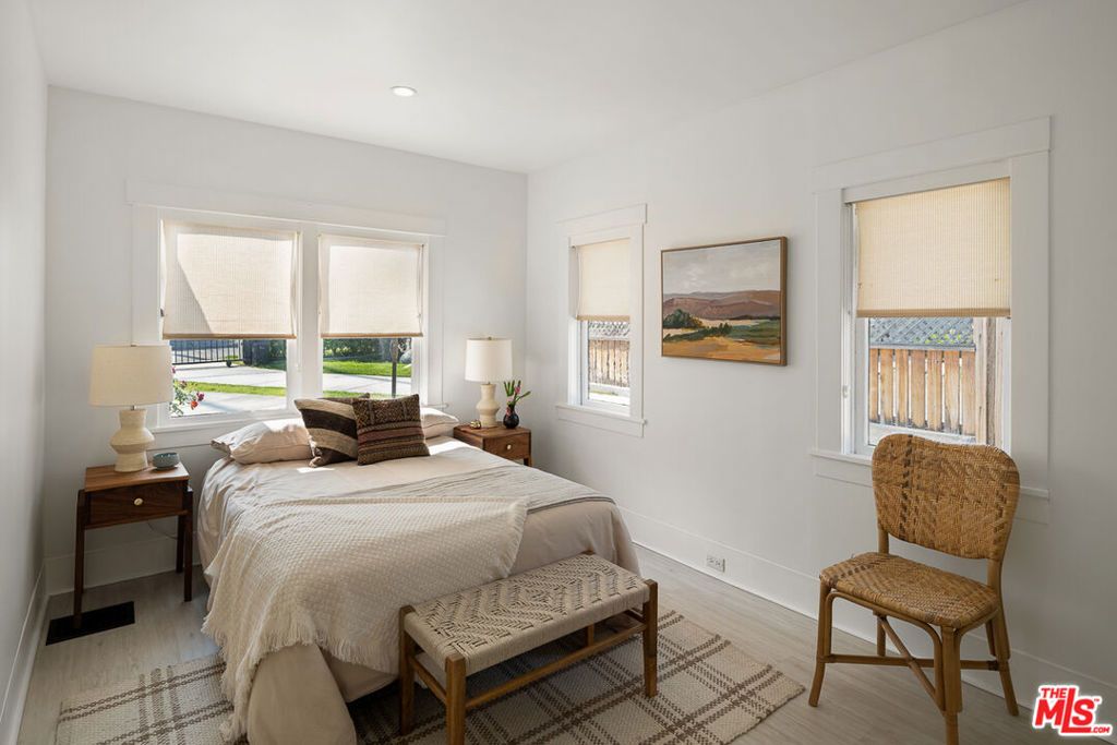 listing image 130727909119549580160
