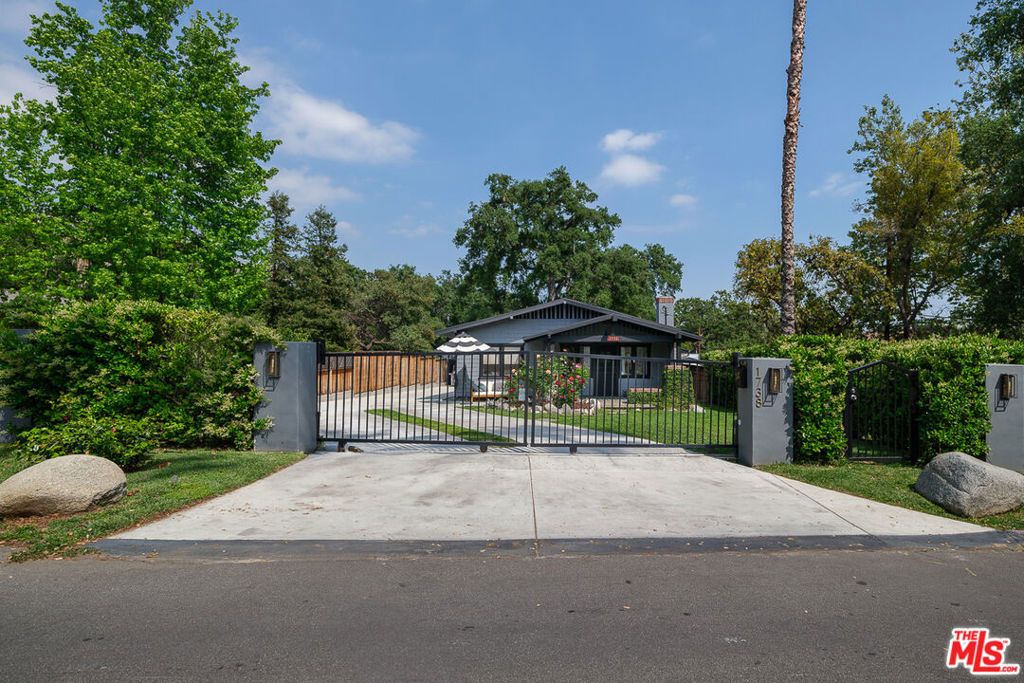listing image 130723176185317708090