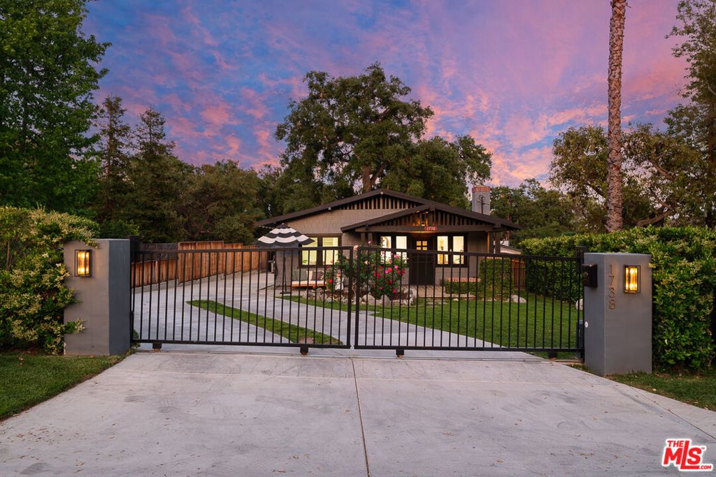 listing image 130729056566021402636