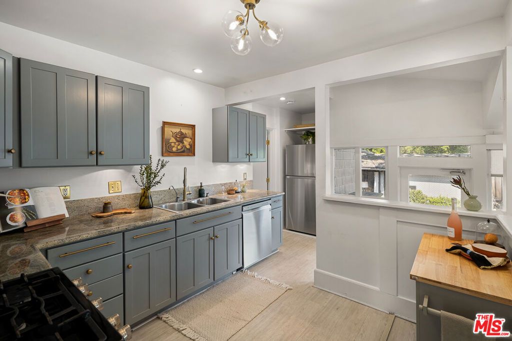 listing image 130725170174090586271
