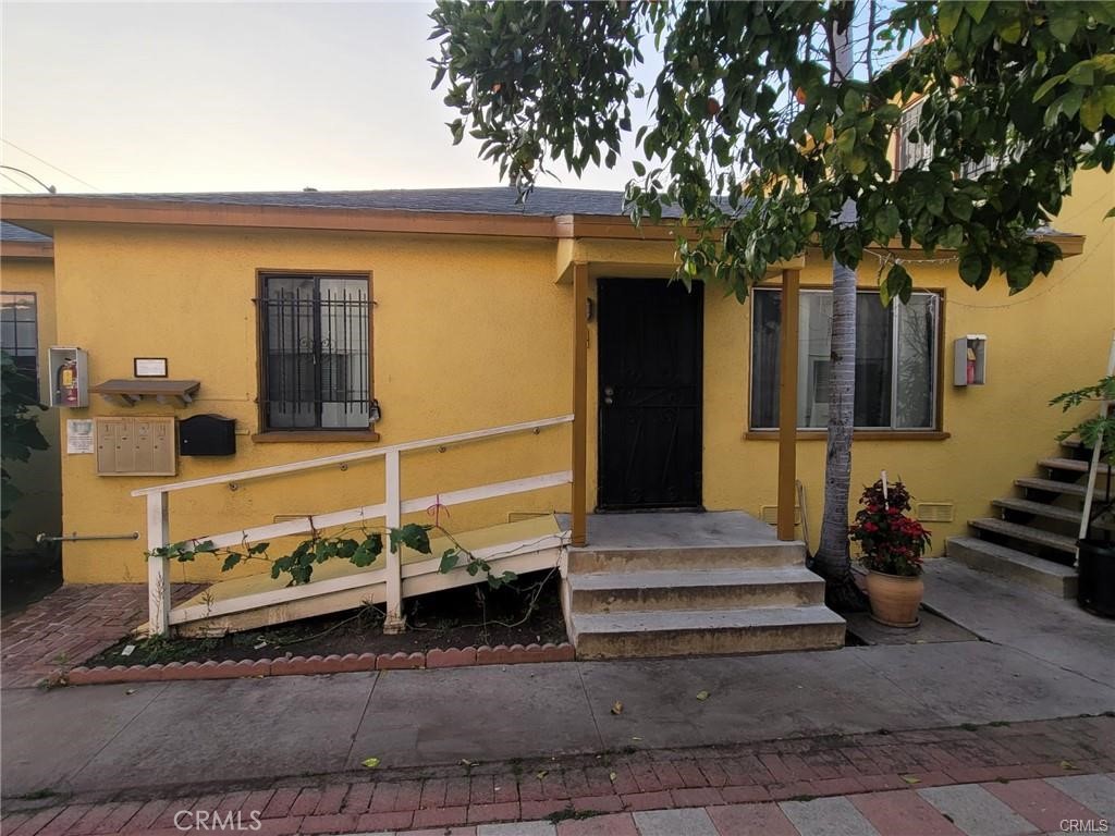Welcome to 863 West Vernon Avenue Ave in Los Angeles. This 3 bedroom 1 bath spacious unit is conveniently nestled in between the South Figueroa Corridor, Vermont Harbor & Vermont Square. Enjoy plenty of natural light that enters into the various living spaces throughout. This squeaky clean unit has updated kitchen cabinets and countertops, new laminate flooring throughout, new energy efficient LED light fixtures, freshly painted, newly tiled bathroom shower walls & new vanity....too much to mention. Home includes the use of a refrigerator & stove if needed. Home may also come partially furnished if requested (Inquire for more details). Unit rests towards the center of this 4 plex so you may enjoy the benefits of added privacy. Unit also comes with one parking spot. Amazing location!! .8mi from the BMO Stadium, .6mi from Exposition Park, 1mi from the California Science Center & Natural History Museum & 1.2mi from USC!!! Plenty of restaurants, supermarkets & areas of commerce. Nearby parks include Julian C. Dixon Park, Wilson Field and Vermont Square. 863 West Vernon Avenue has a Walk Score® of 85 out of 100 & is considered "Very Walkable." The homes location also has good transit & has many nearby public transportation options (Rail & Bus lines). Close proximity Rail lines include: Metro Expo Line (806) - 1.0 mi, Metro E Line (Expo) - 1.0 mi. Close proximity Bus lines include: 105 Metro Local Line - 0.1 mi, Leimert/Slauson Clockwise & Counterclockwise DASH Leimert/Slauson Clockwise & Counterclockwise - 0.2 mi, Southeast Clockwise & Counterclockwise DASH Southeast Clockwise & Counterclockwise - 0.2 mi, 204 Metro Local Line - 0.2 mi, 754 Metro Rapid Line - 0.2 mi, 81 Metro Local Line - 0.3 mi. Unit is SECTION 8 FRIENDLY!!!!