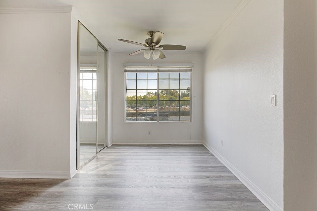 5515 Canoga Ave 105