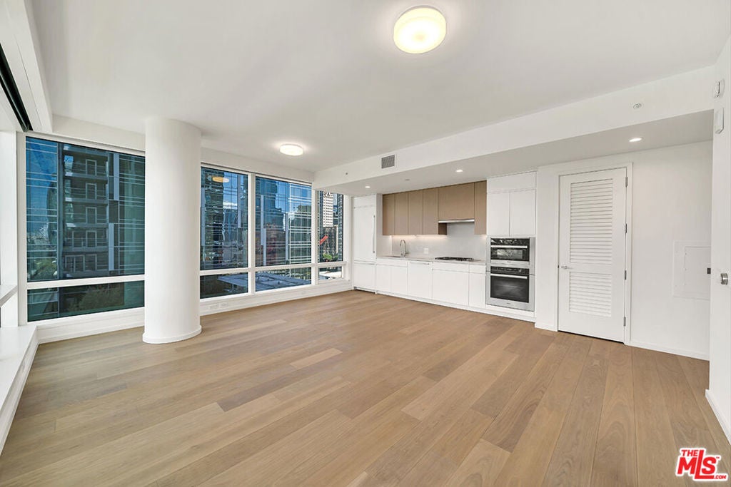 877 FRANCISCO Street 1602