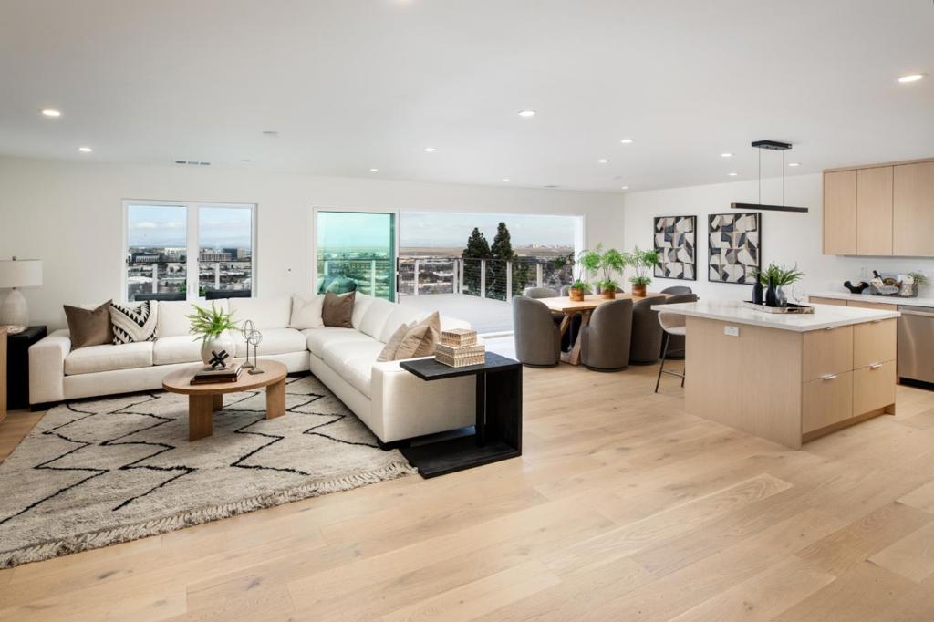 1689 Sunnyslope Avenue