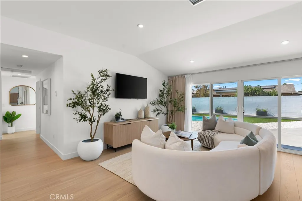 Buena Park, California 90620, United States, 3 Bedrooms Bedrooms, ,2 BathroomsBathrooms,Residential,Active,182819