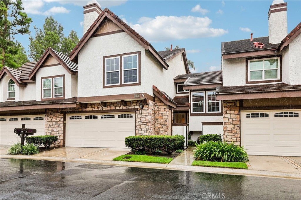 6164 E Morningview