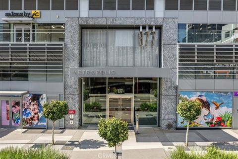 Photo of 877 Francisco Street #3102, Los Angeles, CA 90017 (MLS # SR25229862)