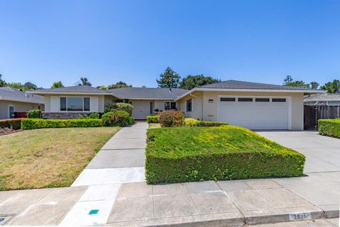 Photo of 2618 Martinez Drive, Burlingame, CA 94010 (MLS # ML82054826)