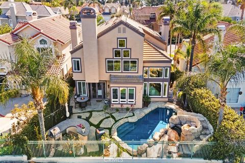 Photo of 21 Summitcrest, Rancho Santa Margarita, CA 92679 (MLS # OC26108573)