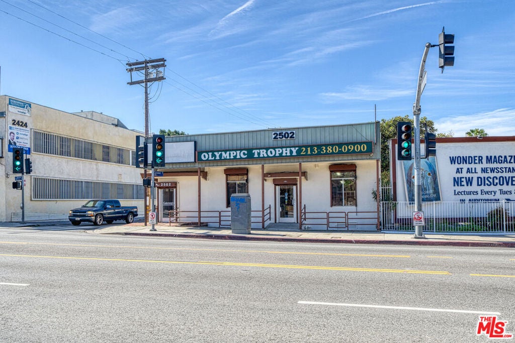 2502 W 3rd Street