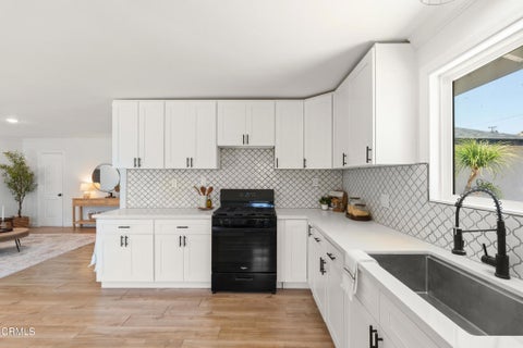 Tiny photo for 5105 Larkspur Drive, Ventura, CA 93001 (MLS # V1-37169)