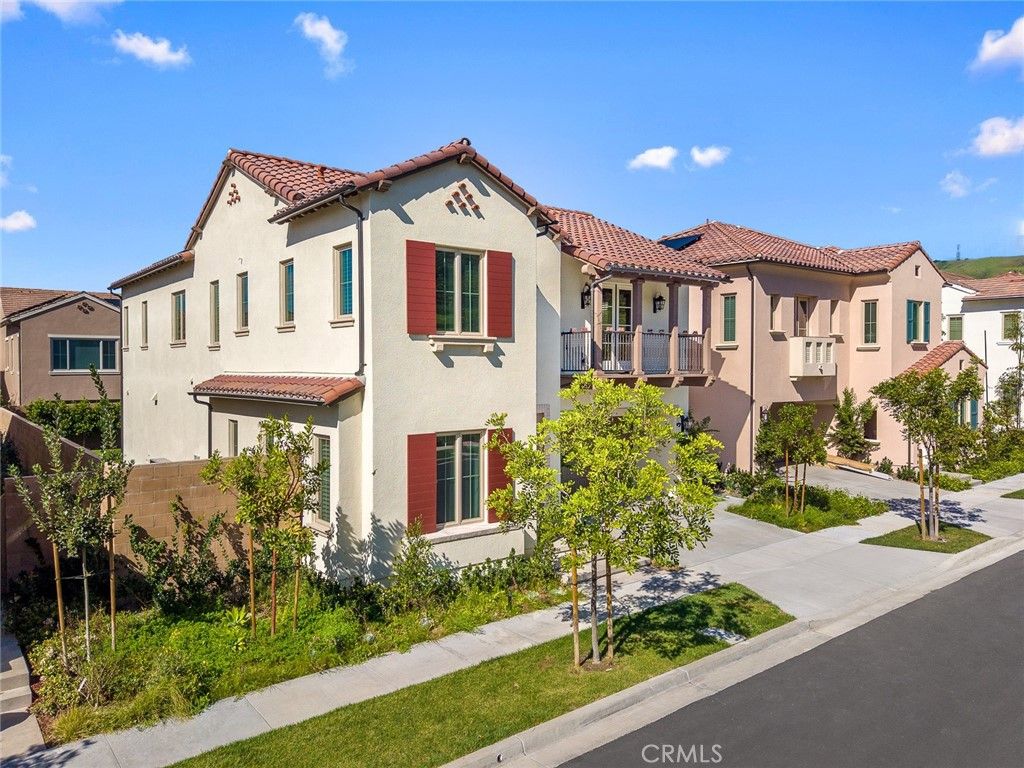 Photo of 237 Pinnacle, Irvine, CA 92602 (MLS # AR26032875)